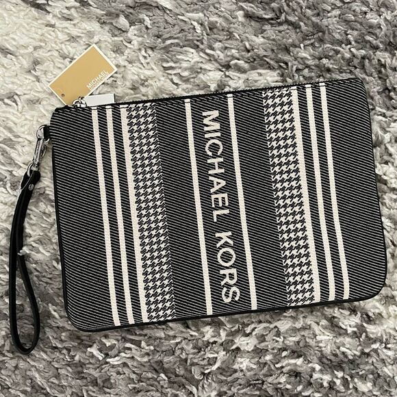 NWT Michael Kors Large Zip Pouch Wristlet - Picture 1 of 6